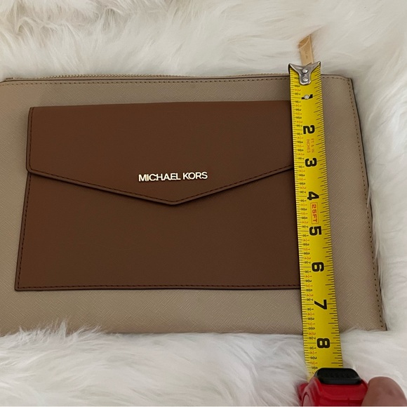 NWOT Michael Kors Front Pocket Colorblock Wristlet model No 38S0CTTW9T - Picture 8 of 9